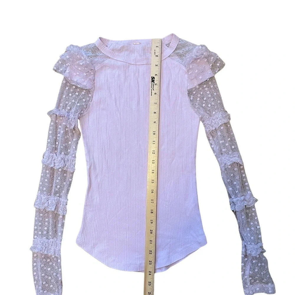 Free People Kiss Kiss lace ruffle size small/ XS lavender ribbed blouse